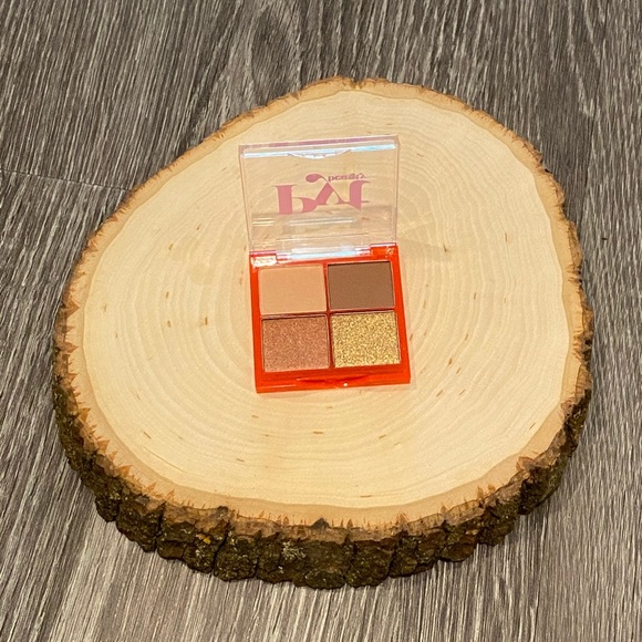 🪴HP🪴 PYT BEAUTY Upcycle Eyeshadow Palette - Picture 2 of 8